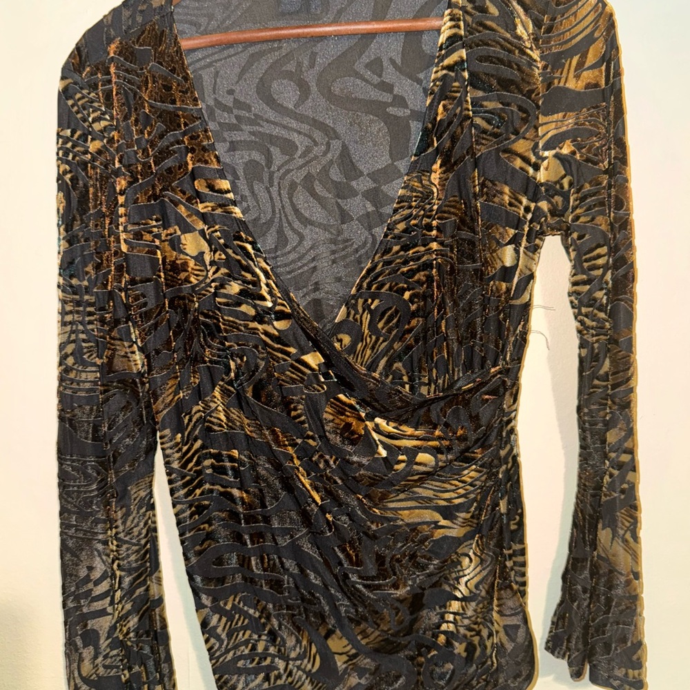 🎄Suzie In The City Black and Gold Wrap Blouse